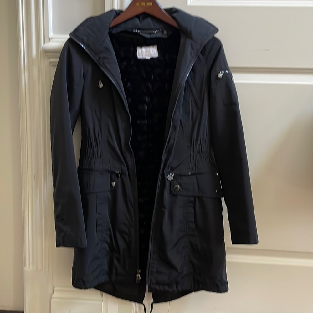 Laundry raincoat